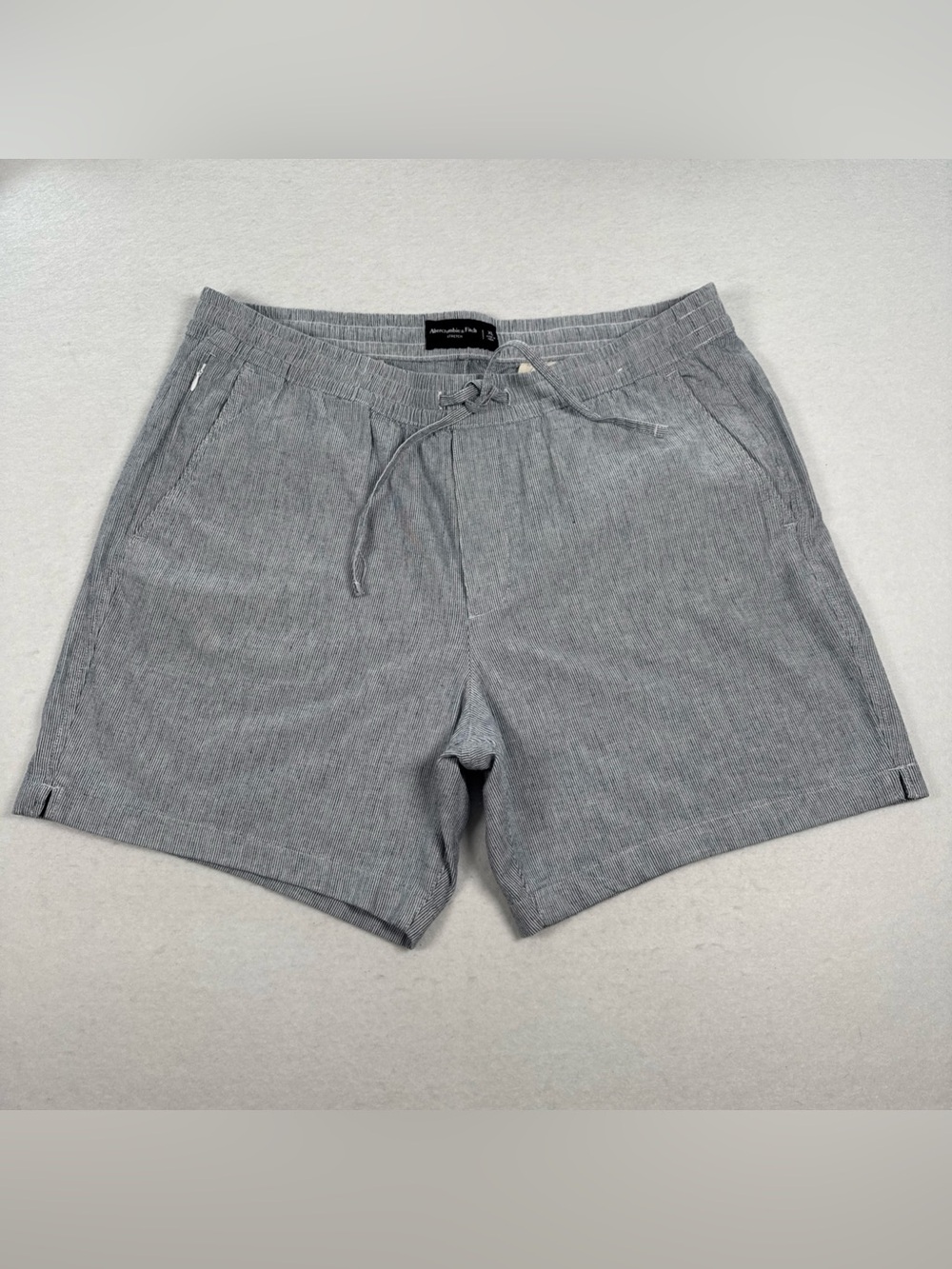 Abercrombie & Fitch Linen Blend Pull On Chino Shorts Men’s XL Blue White Stripes